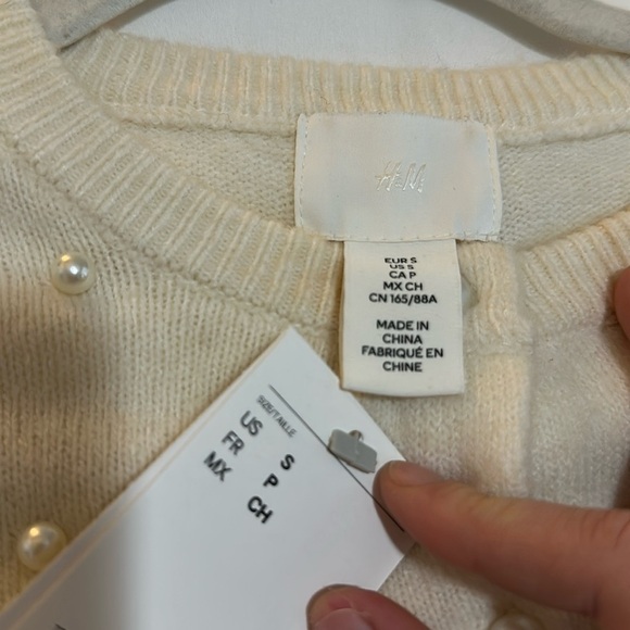 NWT SOLD OUT H&M Cream Pearl Embellished Button-Up Cardigan Size S - Picture 6 of 7